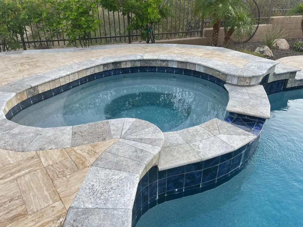 Carrelage piscine près de Le Lavandou